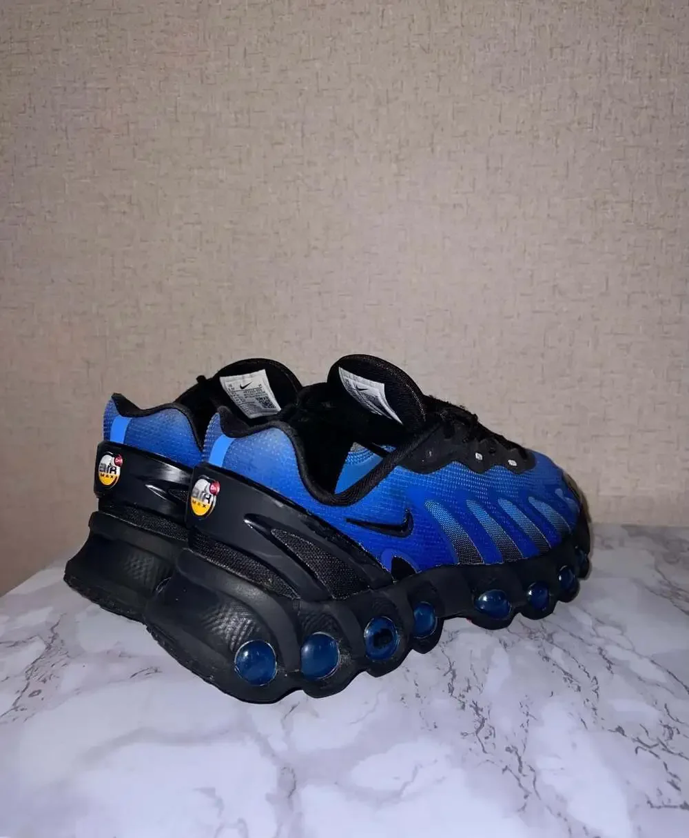 Nike Air Max DN8 Hyper Royal/Black Running Shoes (GS Size 6.5Y)